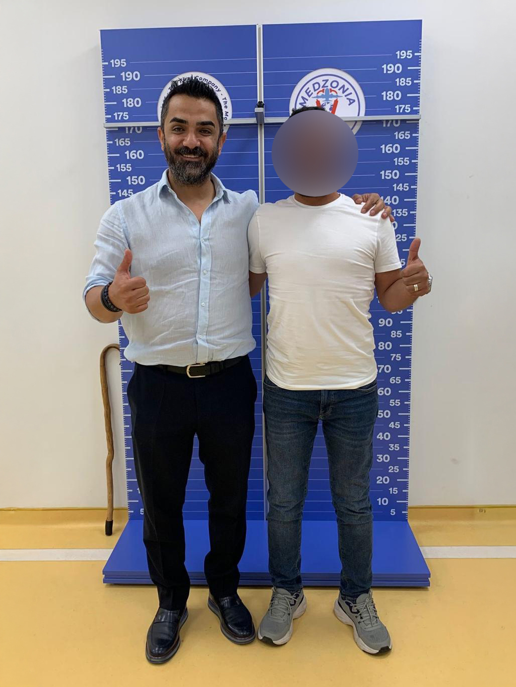 Le chirurgien allongement jambes Istanbul avec ses patients après l'opération